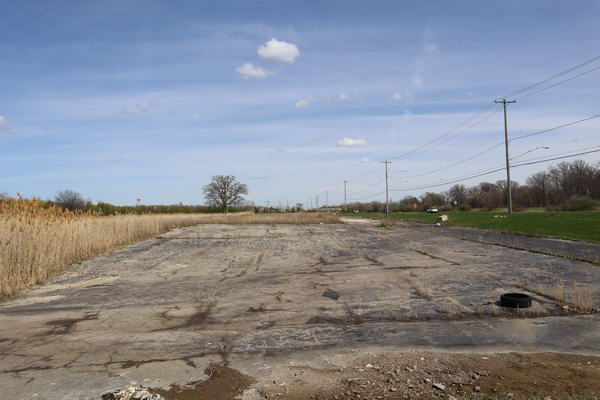 Showcase Cinemas Flint East - April 2021 Now An Empty Lot (newer photo)